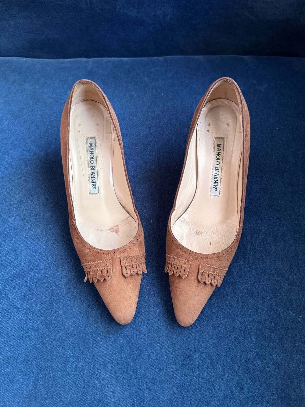 Vintage Manolo Blahnik brown suede Kitten heel tassel Pump Size 35